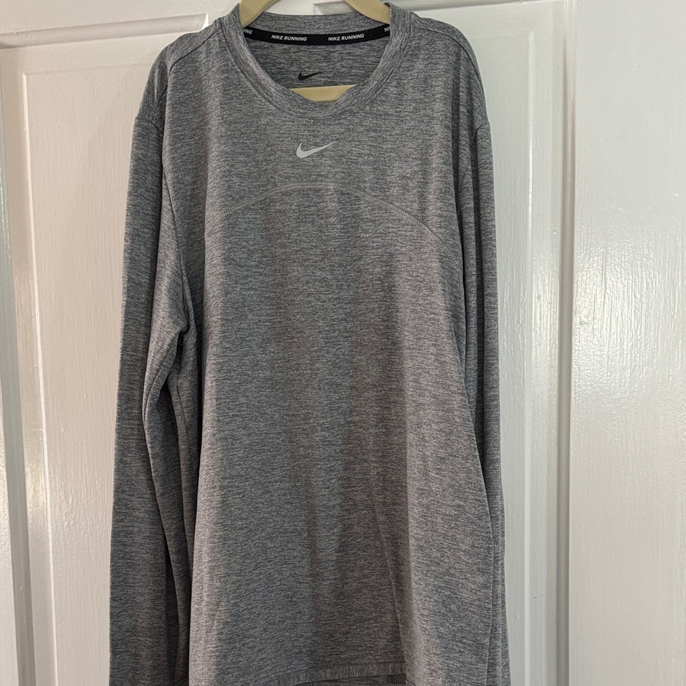 Nike Woman’s Running Heather Gray Long Sleeve Dry Fit Tee